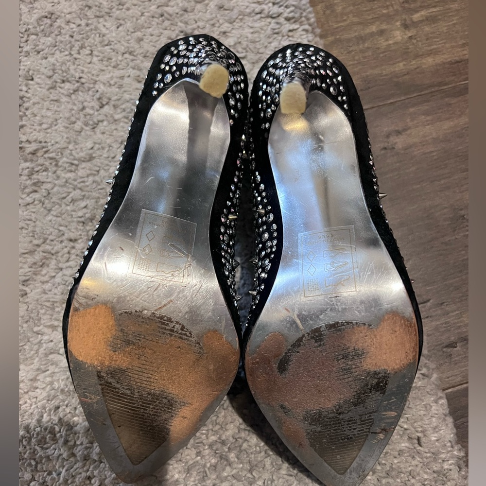 Shoedazzle prom metal studded black suede party pumps shoes - Picture 3 of 5